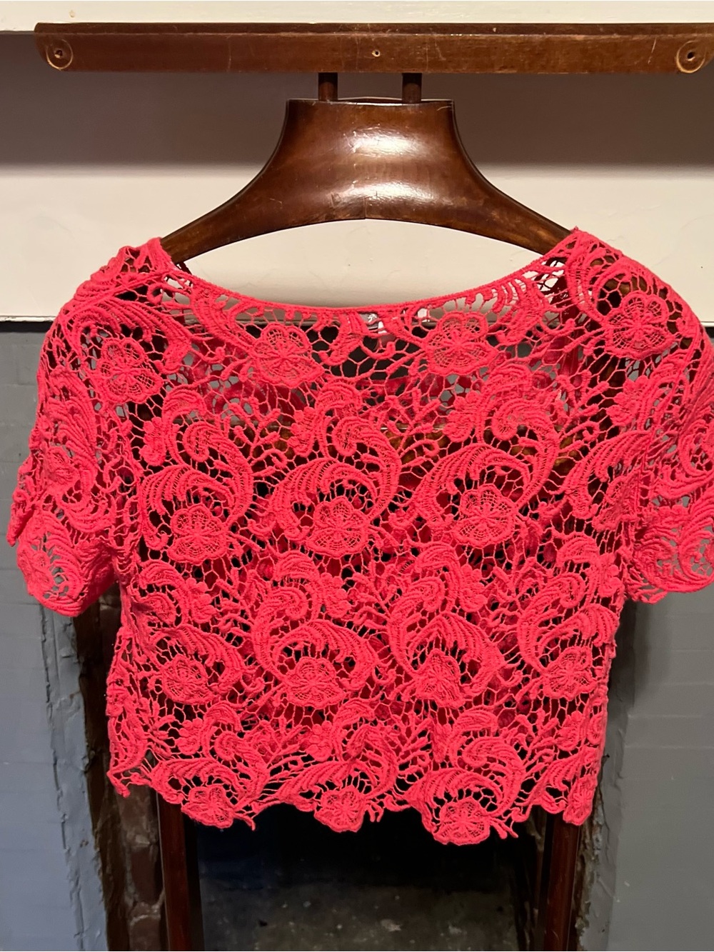 dELiA*s Crochet Crop Top - Picture 3 of 4